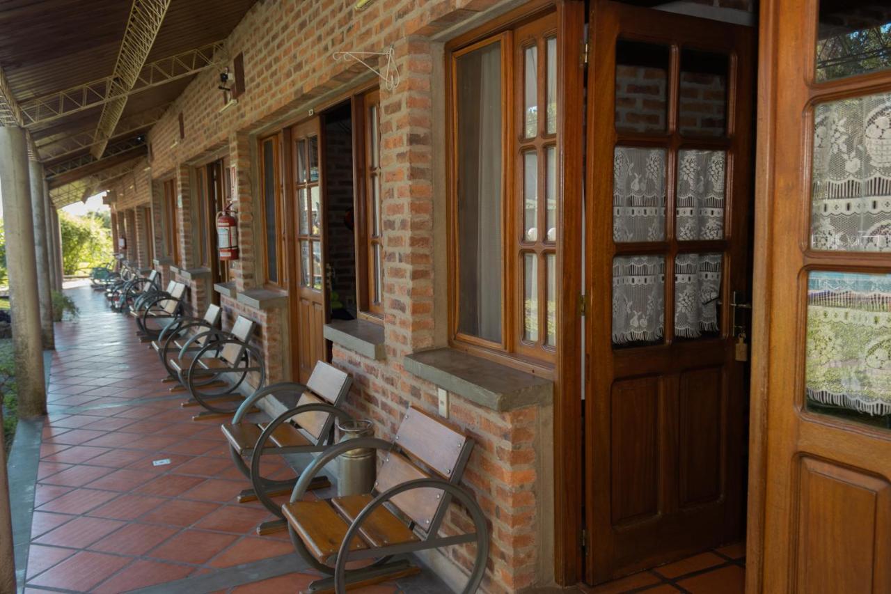 Hostal Canela Termas del Daymán Exterior foto